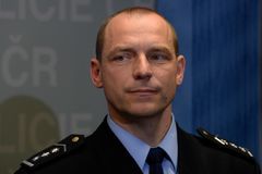 Šéf pražské policie, který hájil vyšetřovatele Čapího hnízda, jde na Vysočinu. Přesun schválil Tuhý