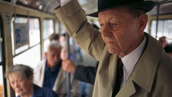 Od Jakeše po Merkelovou. Výstava Seana Gallupa zahajuje letošní Czech Press Photo