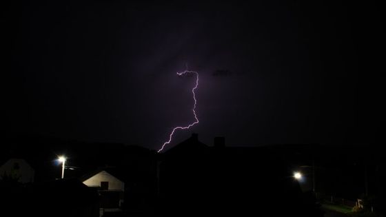 Středeční bouřka objektivem čtenáře