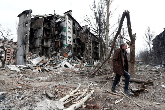 Záběr z přístavního města Mariupol na Ukrajině, které čelí ruské invazi a ničivému bombardování. 17. 4. 2022