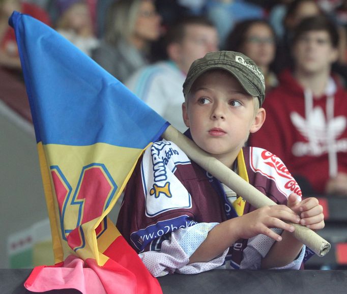 Fanoušek klubu HC Sparta Praha v prvním kole hokejové Tipsport extraligy 2012/13 s Energií Karlovy Vary.