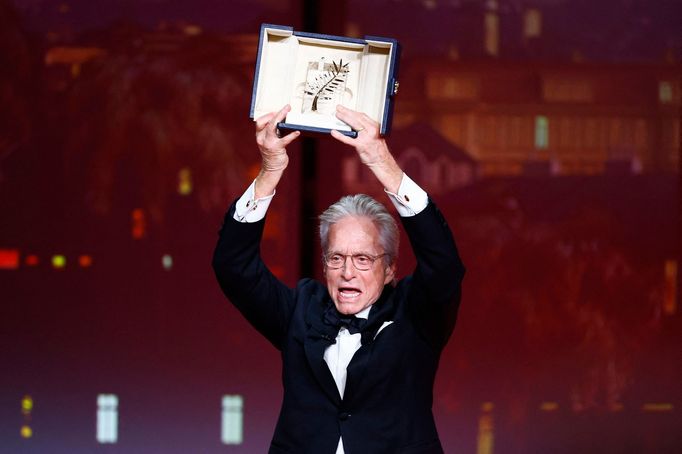 Michael Douglas na festivalu v Cannes.