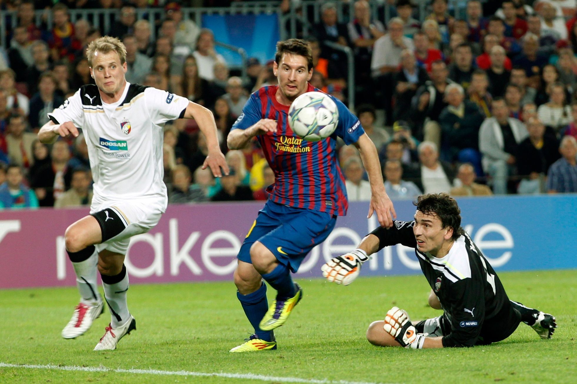 FC Barcelona - Viktoria Plzeň (Lionel Messi, David Limberský)