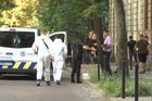 Ukrajinci zveřejnili video z vraždy: střílel osmkrát a zezadu. Stopy vedou do Ruska