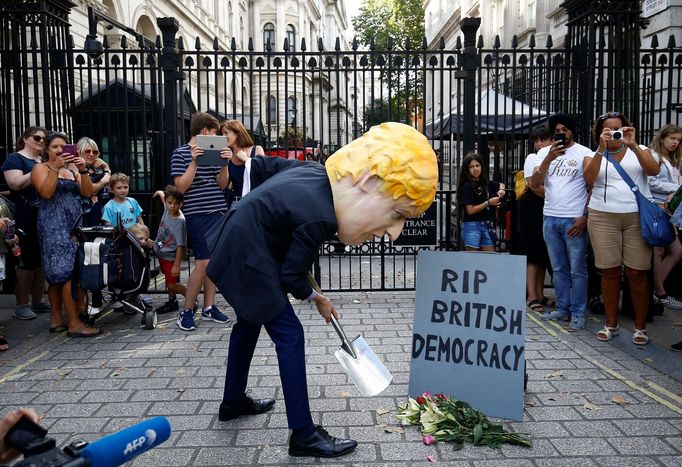 Demonstrace proti rozhodnutí premiéra Borise Johnsona pozastavit fungování parlamentu