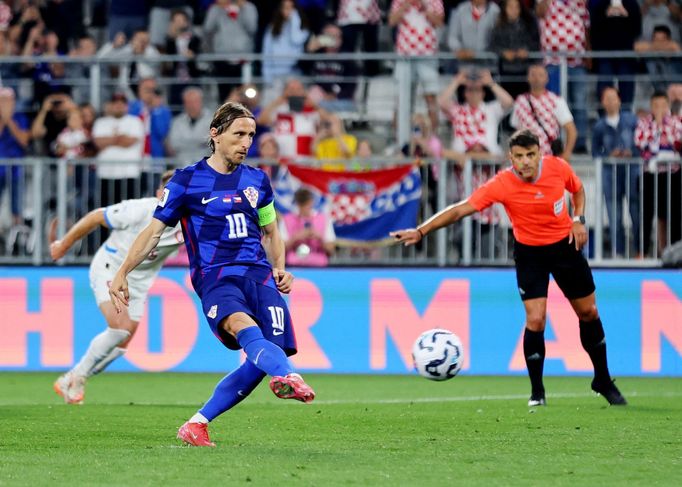 Luka Modrič proměňuje penaltu v utkání kvalifikace MS 2026 Chorvatsko - Česko
