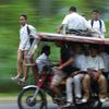 Ne pro články! Fotogalerie: Přetížení navzdory. Tak se v dopravě riskuje s nadměrným nákladem. / Filipíny
