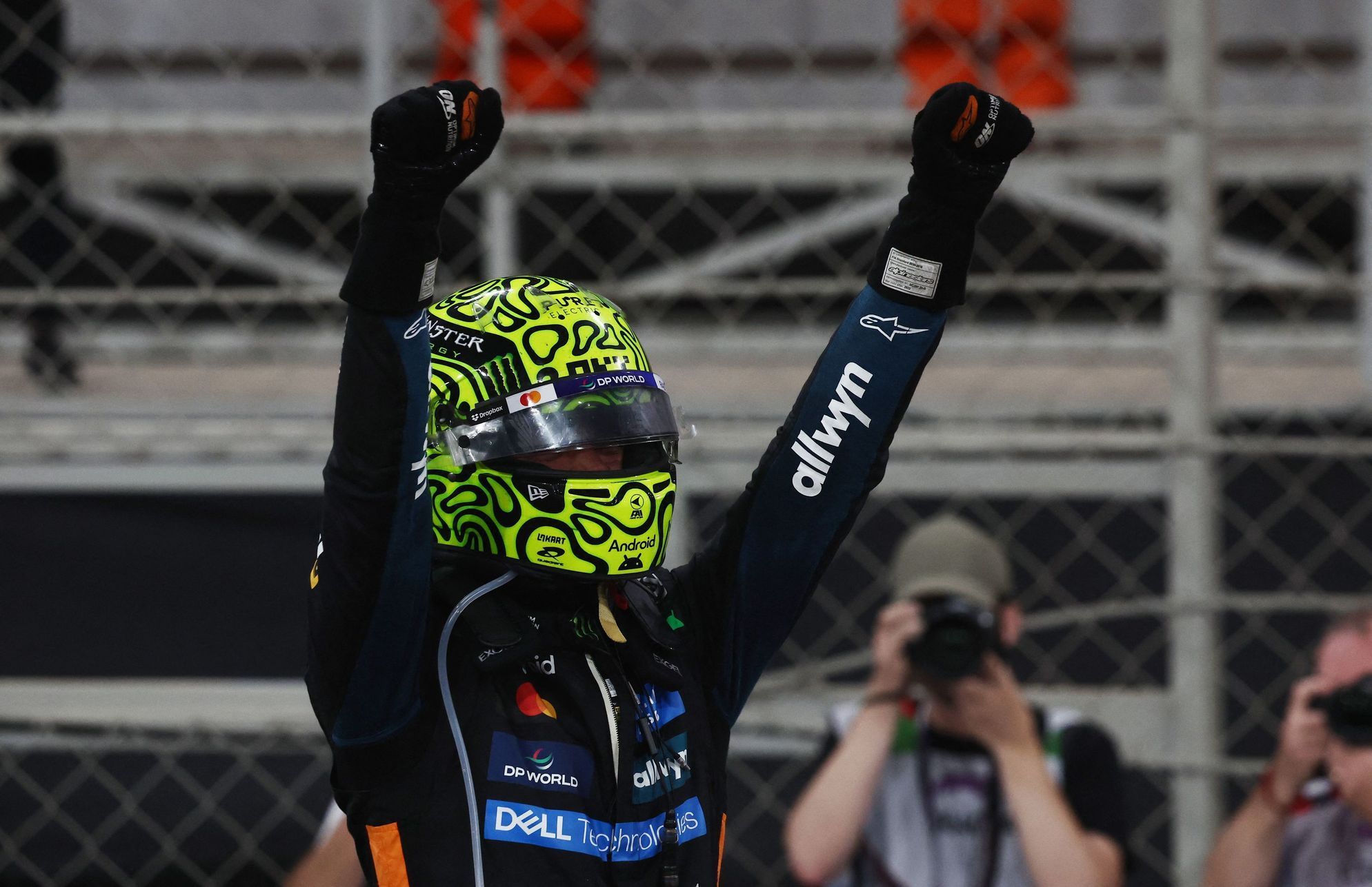 Lando Norris z McLarenu slaví titul mistra světa F1 2025