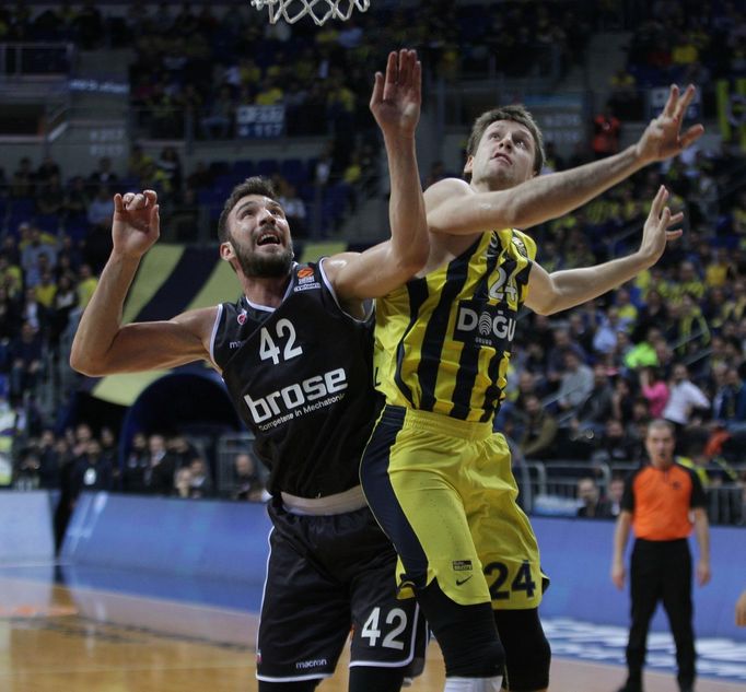 EL, Fenerbahce-Bamberg: Jan Veselý - Dejan Musli