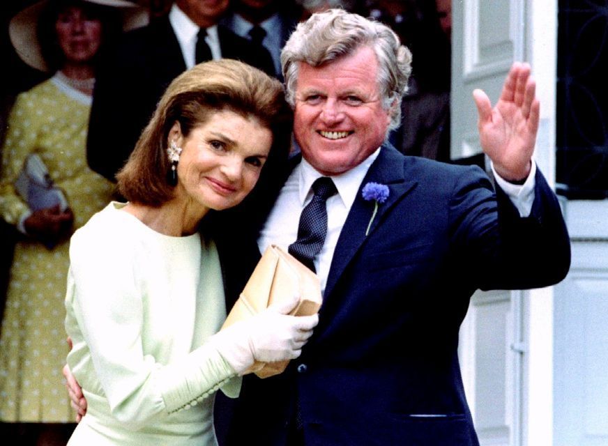 Edward Moore Kennedy, Jacqueline Kennedy Onassisová