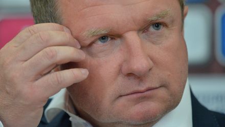 Mádl: Vrbovo divadélko končí. Uchytí se jeho neupřímné móresy na Kavkaze?