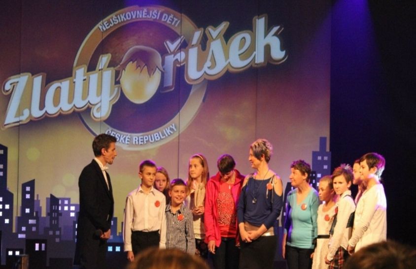 ZŠ Kunovice a postižené klientky z Bělinky na Zlatém oříšku