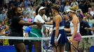 Serena a Venus Williamsovy gratulují českým tenistkám