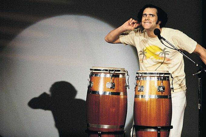 Komika Andyho Kaufmana hrál v Muži na měsíci Jim Carrey.