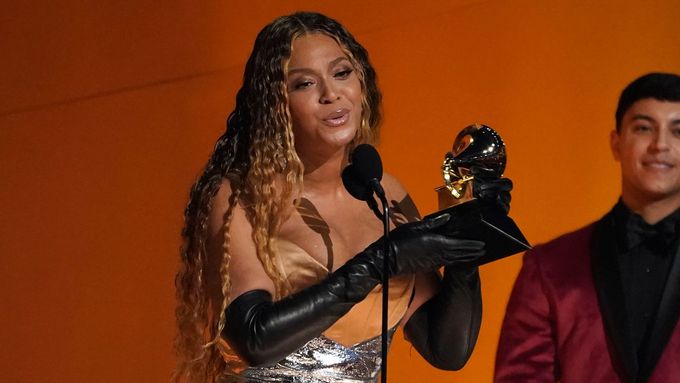 Beyoncé má nejvíc Grammy v dějinách, album roku ale natočil Harry Styles