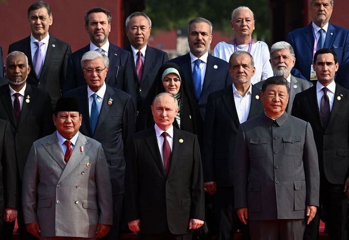 Mezi čestnými hosty byl také indonéský prezident Prabowo Subianto (vlevo)