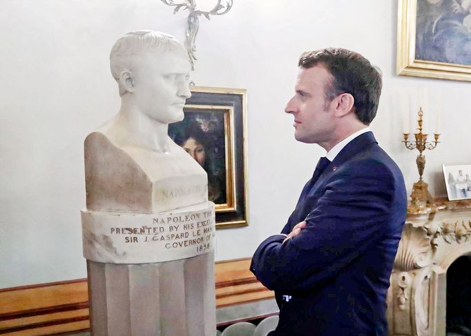 Napoleon Bonaparte a Emmanuel Macron.