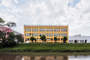Nejkrásnější stavba v Brně? Bydlení v továrně cílí na komunitu, má ateliéry i bistro