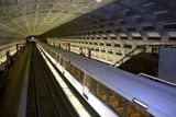 V roce 2014 ocenila porota projekt červené linky metra ve Washingtonu chicagského architekta Harryho Weese. Betonové oblouky a prefabrikované panely se zapuštěnými světly, se kterými přišel v 60. letech, se posléze použily i v dalších zastávkách stejné linky mnohem později.