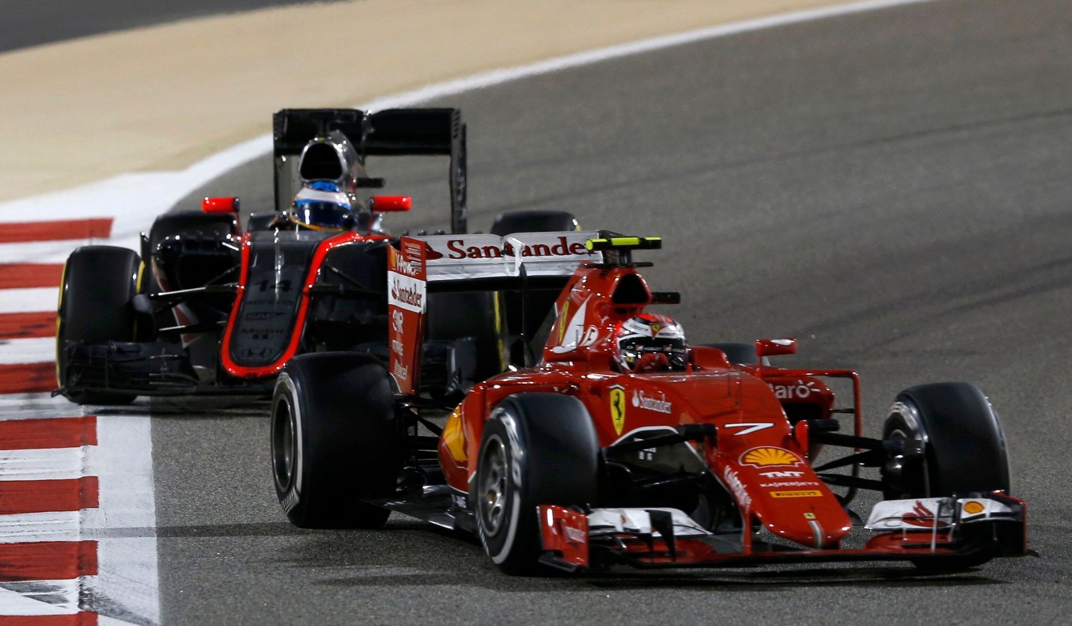 F1, VC Bahrajnu 2015: Kimi Räikkönen, Ferrari a Fernando Alonso, McLaren
