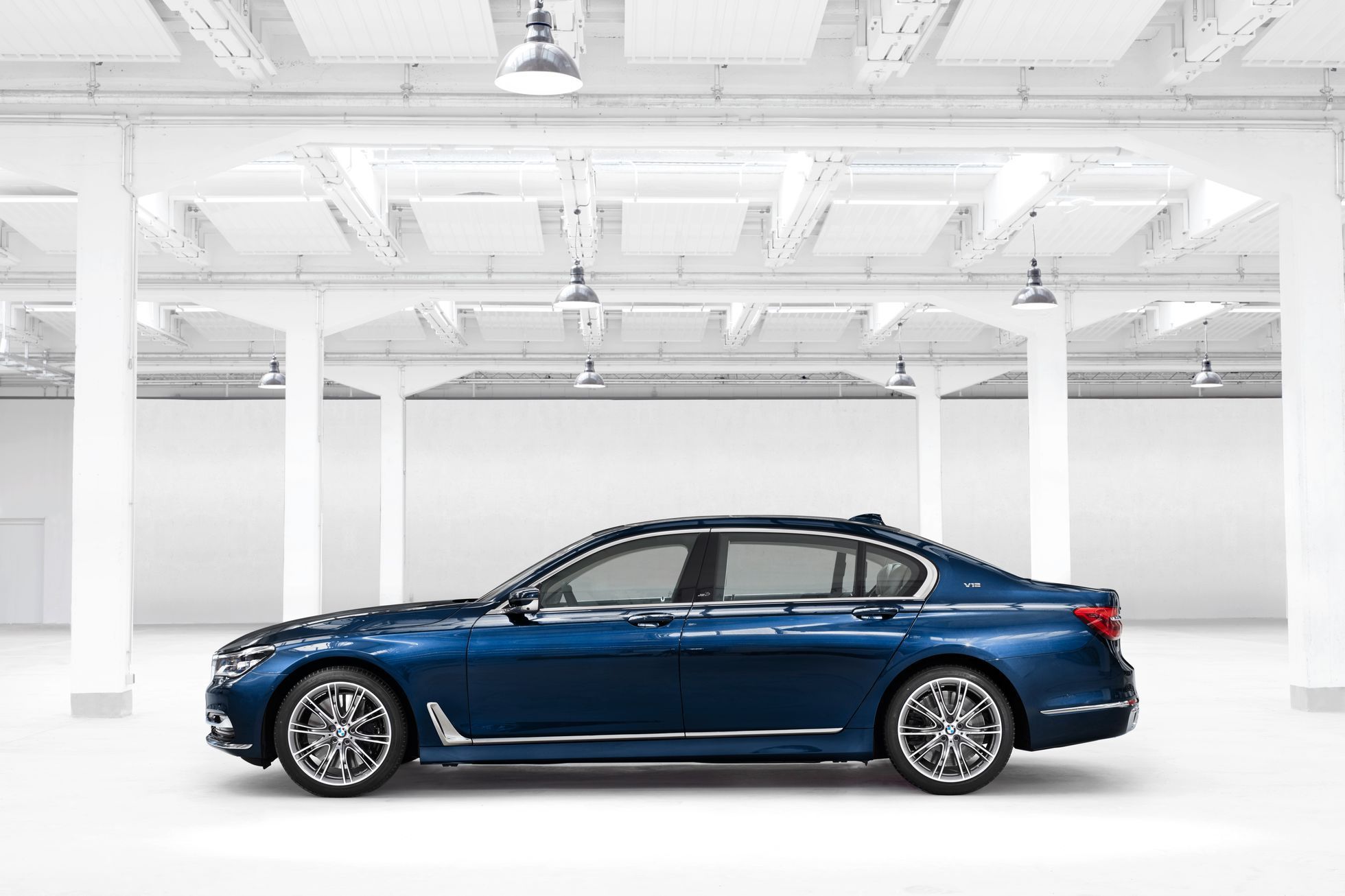 BMW Individual M760Li xDrive V12 THE NEXT 100 YEARS