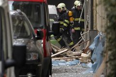 U Národního divadla došlo k výbuchu, 43 zraněných