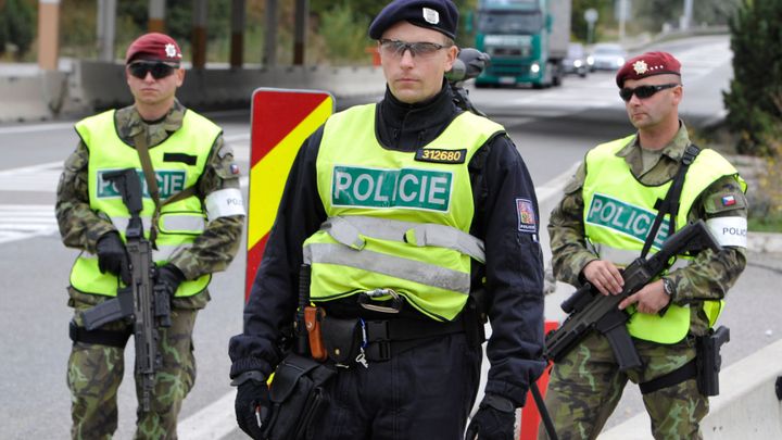 Policisté nacvičují znovuzavedení kontrol na hranicích se Slovenskem i migrační krizi