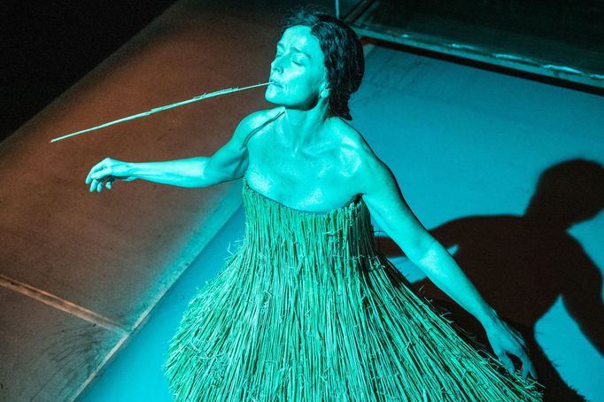 Lucie Trmíková jako Růžena Vacková.