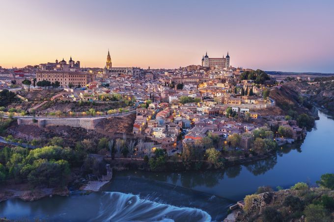 Toledo, Španělsko. Pohled na různé městské aglomerace ve světě.