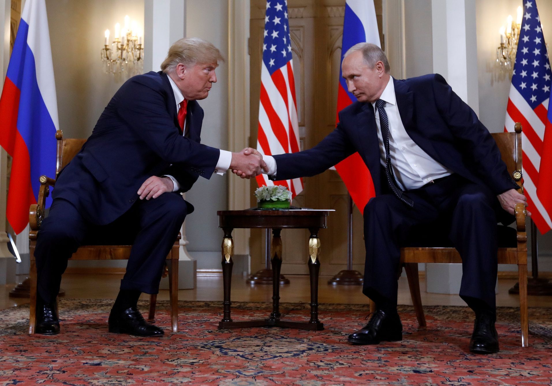 Trump Putin stisk rukou Helsinki