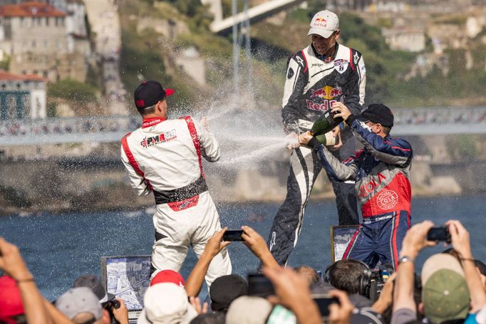 Red Bull Air Race2017:  Pete McLeod, Petr Šonka a Matt Hall