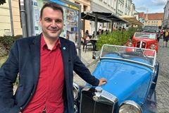 Šéfa Lovochemie česká příroda přežila, teď ji přejedou Motoristé s boudařkou