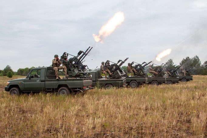 Ukrajinská armáda zveřejnila záběry, na kterých předvádí nasazení mobilních systémů protivzdušné obrany Viktor české výroby.