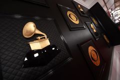 Ceny Grammy v lednu uděleny nebudou, v Los Angeles přibývá nakažených