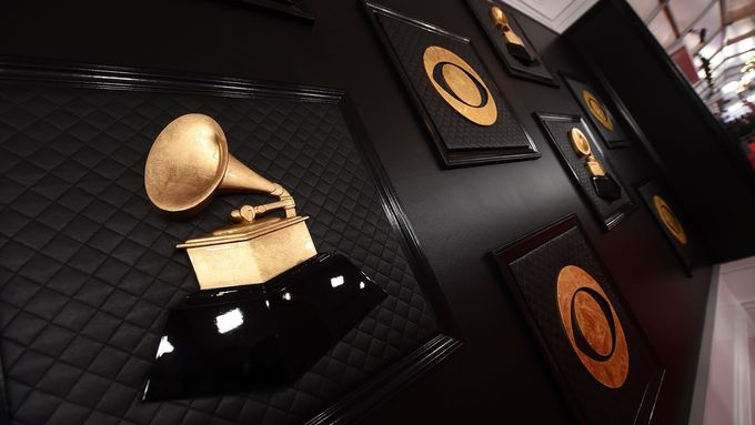 Loňské předávání cen Grammy (na snímku) sledovalo 18,7 milionu lidí.