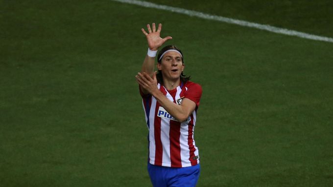 Filipe Luis slaví gól do sítě Realu Sociedad