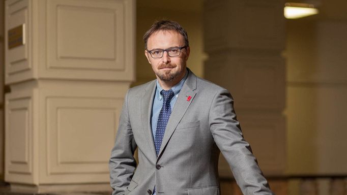 Petr Hůrka, náměstek pro legislativu ministerstva práce a sociálních věcí, patří k uznávaným odborníkům na pracovní právo