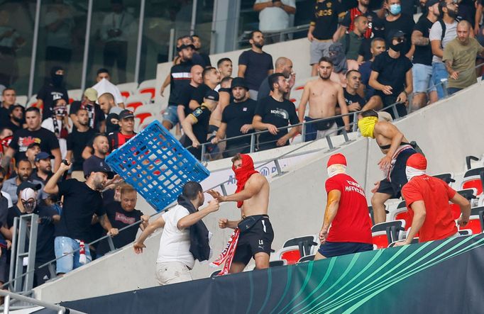 Soccer Football - Europa Conference League - Group D - OGC Nice v Cologne - Allianz Riviera, Nice, France - September 8, 2022 Fans clash before the match REUTERS/Eric Gai