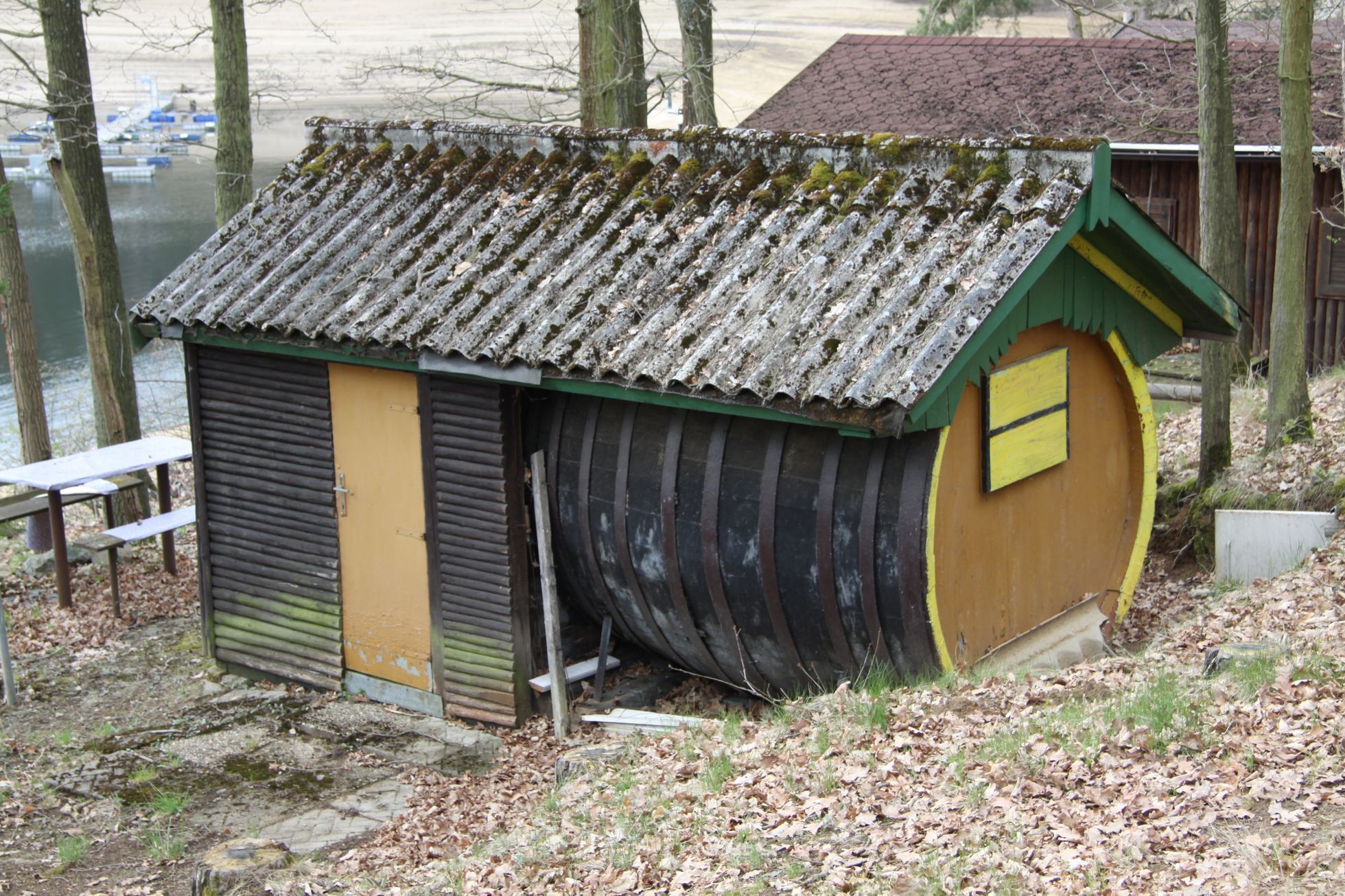 Chaty, chalupy, apartmány, rekreační zařízení