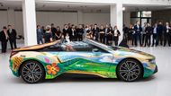 BMW i8 roadster pomalované Milanem Kuncem.