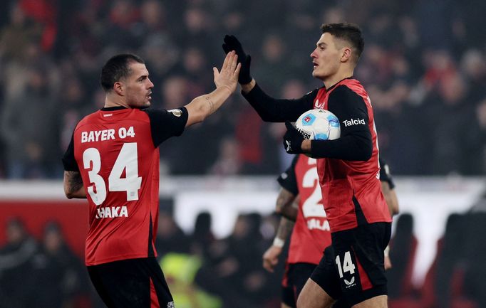 Patrik Schick slaví gól v poháru proti Kolínu nad Rýnem.