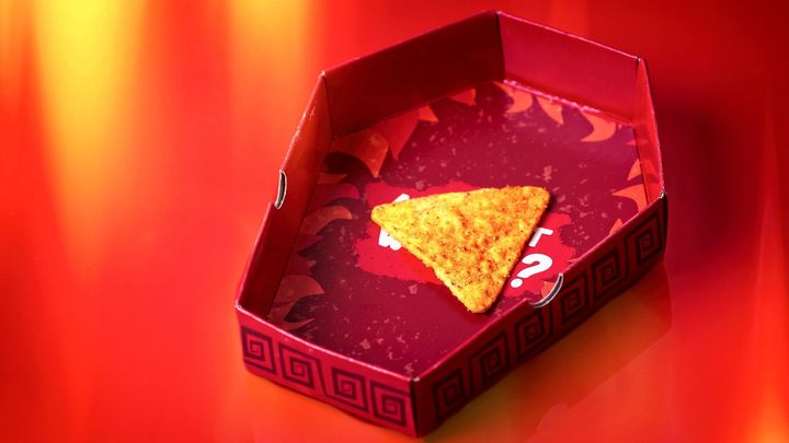 "Jako mít v břiše žiletky." Zakázaný chips z Česka může způsobit krvácení, říká lékař