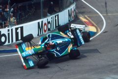VIDEO: Michael Schumacher a Damon Hill, 1994
