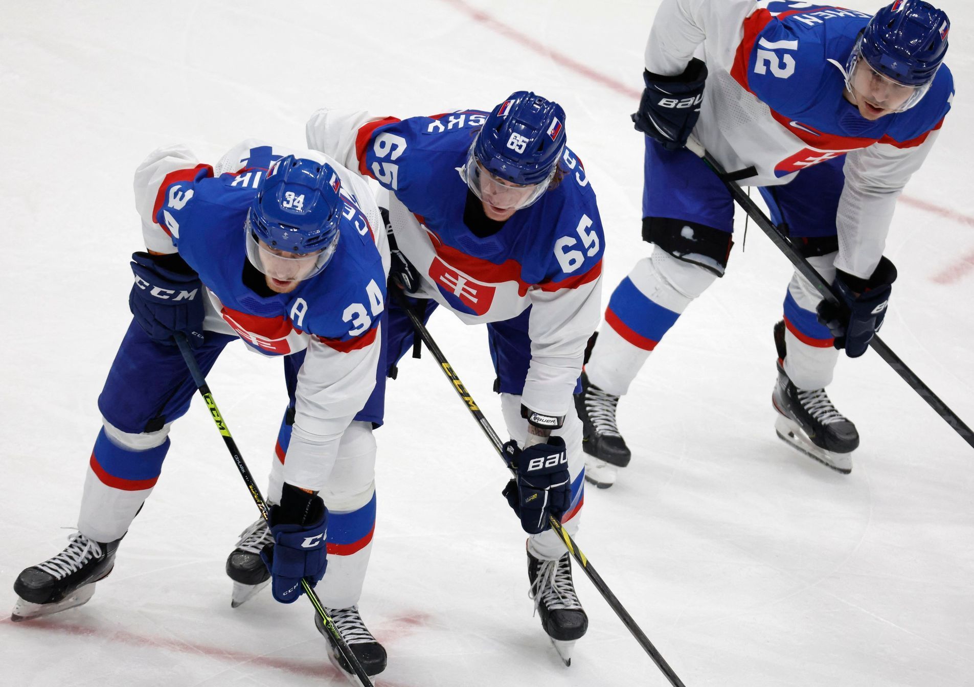 Peter Cehlárik, Michal Čajkovský a Miloš Kelemen v semifinále Slovensko - Finsko na ZOH 2022 v Pekingu