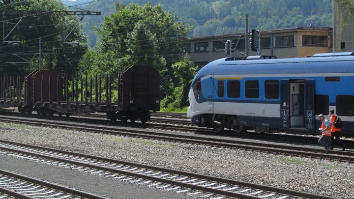 Vlaky mezi Prahou a Berounem nejezdí kvůli poruše