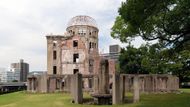 Atomový dóm je torzo Průmyslového paláce (1915), který navrhl architekt Jan Letzel. Stavba odolala v Hirošimě výbuchu atomové bomby z 6. srpna 1945 a stala se mementem katastrofy. Letzel byl vedle Raymonda jedním z prvních českých architektů, kteří úspěšně působili v Japonsku.