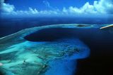 Tichomořský atol Bikini - Na sklonku druhé světové války, se USA rozhodly zahájit jaderné zkoušky na atolu Bikini, v Marshallově souostroví v Pacifiku. Po přesídlení místních obyvatel zde bylo v letech 1946 až 1958 provedeno 67 nukleárních zkoušek, včetně exploze první vodíkové bomby v roce 1952.