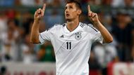 Miroslav Klose vstřelil na čtyřech mistrovstvích světa 16 branek, což z něj dělá nejlepšího střelce světových šampionátů v historii. Nejlepším kanonýrem je rovněž v historii německé reprezentace, za kterou nastřílel 71 gólů.