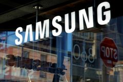 Provozní zisk Samsungu stoupl o více než polovinu na rekordních 300 miliard korun