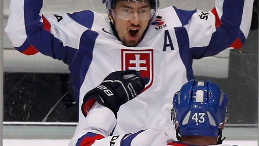 Šatan slaví gól v zápase Kanada - Slovensko.